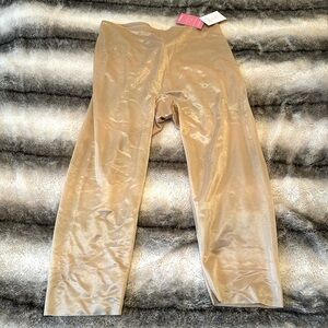Spanx Large Invisible Capris Shapewear: NEW